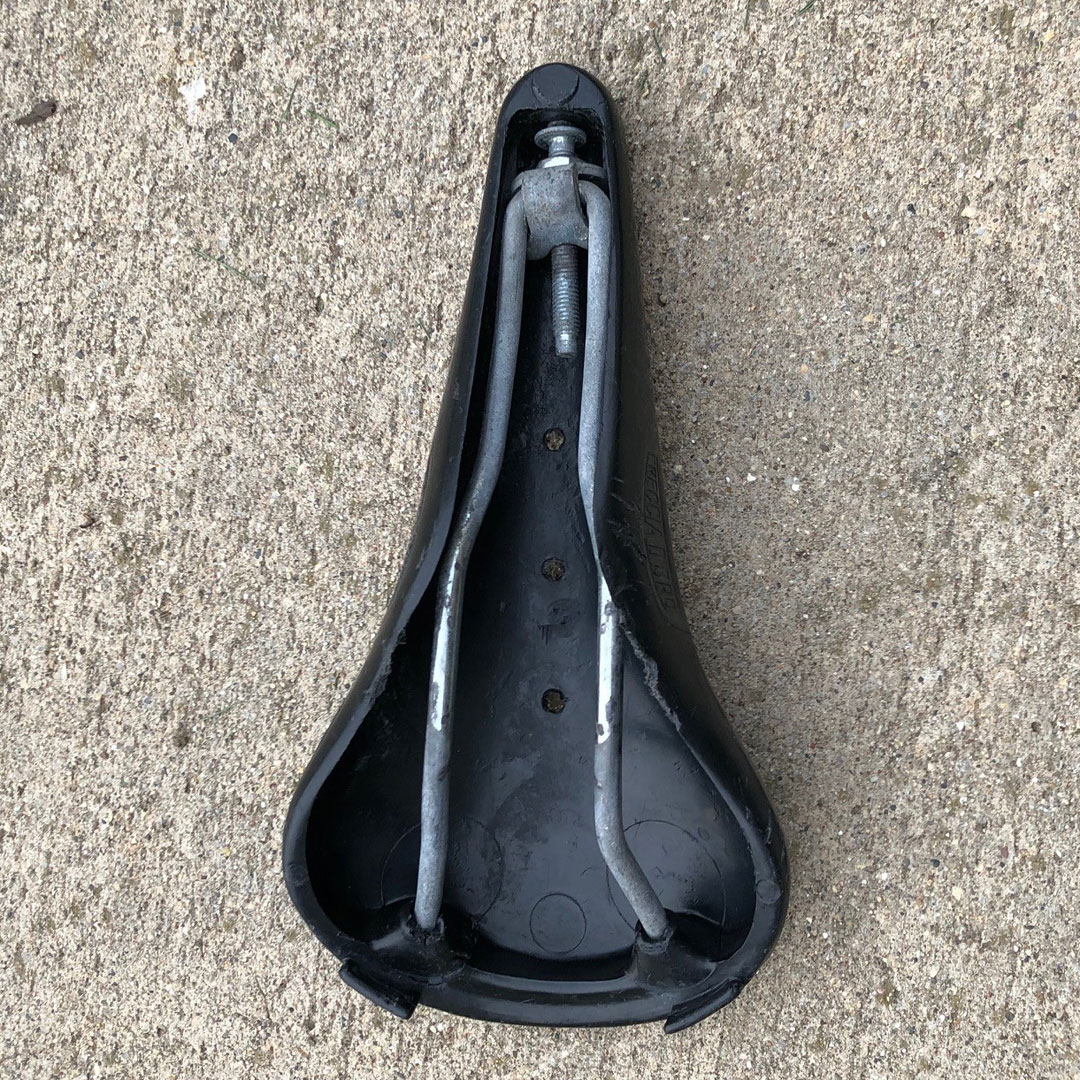 Selle De Vélo De Course Vintage FRECCIA D'ORO - Cuir Noir - Occasion - Pour Vélo Course
